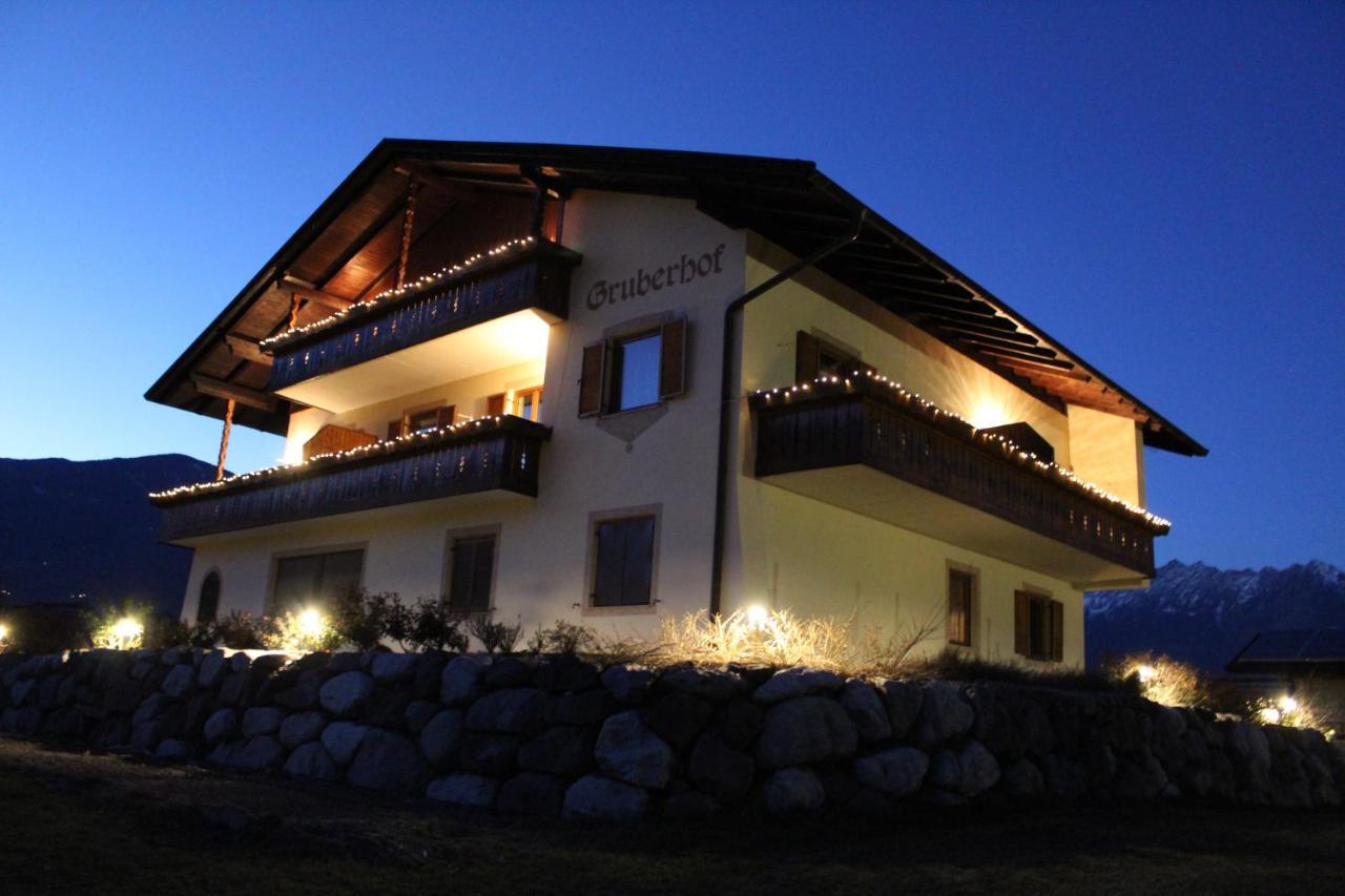 Gruberhof Bed and Breakfast Postal / Burgstall Buitenkant foto